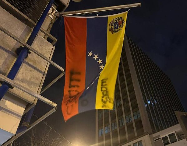 Canciller Gil denuncia ataques a consulados de Venezuela en varios países