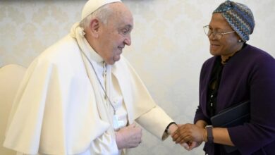 El papa Francisco sufre una caída sin fracturas