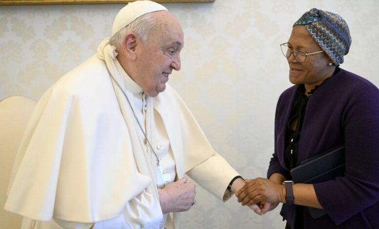 El papa Francisco sufre una caída sin fracturas