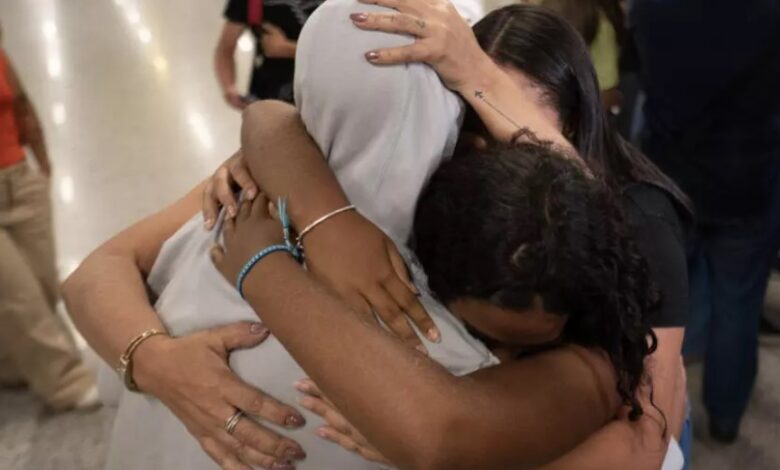 Brasil insta a EEUU a que trate a deportados con "dignidad"