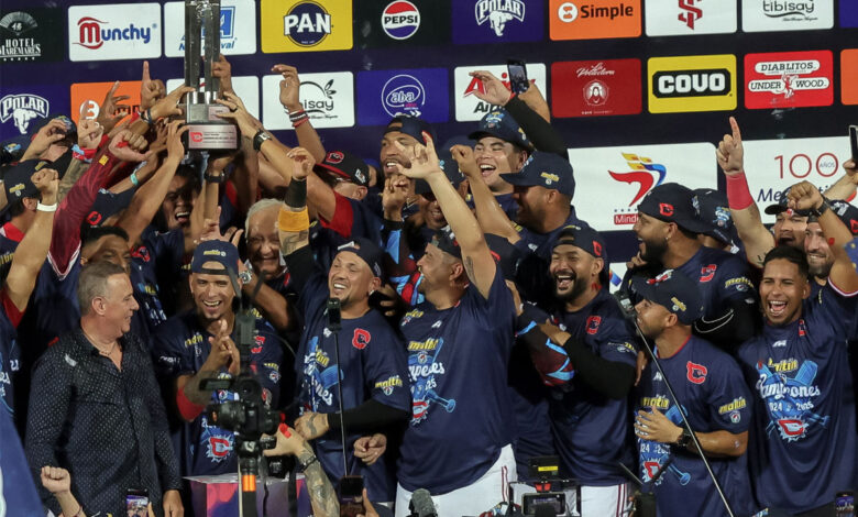 Cardenales apaleó a Bravos y obtuvo su séptimo título