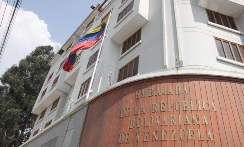 Antifascistas de Bolivia condenan atentado contra sede diplomática venezolana