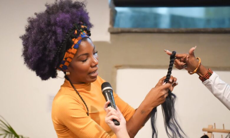 El turbante formó parte de la imagen de Piedad Córdoba como símbolo de su cultura afrocolombiana