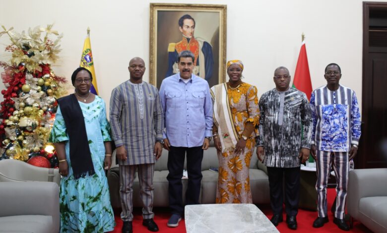 Presidente Maduro sostuvo encuentro con delegaciones de cinco naciones