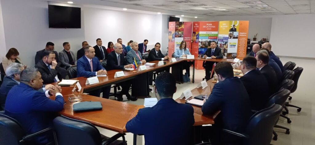 Karankevich: Maduro contribuirá a la construcción de una Venezuela fuerte e independiente