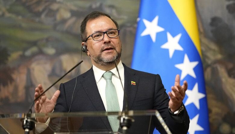 Venezuela ratifica operativo humanitario para desplazados de Colombia