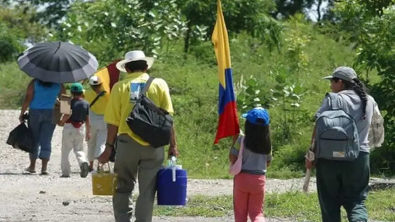 Venezuela recibe a más de 218 desplazados colombianos que huyen del conflicto armado
