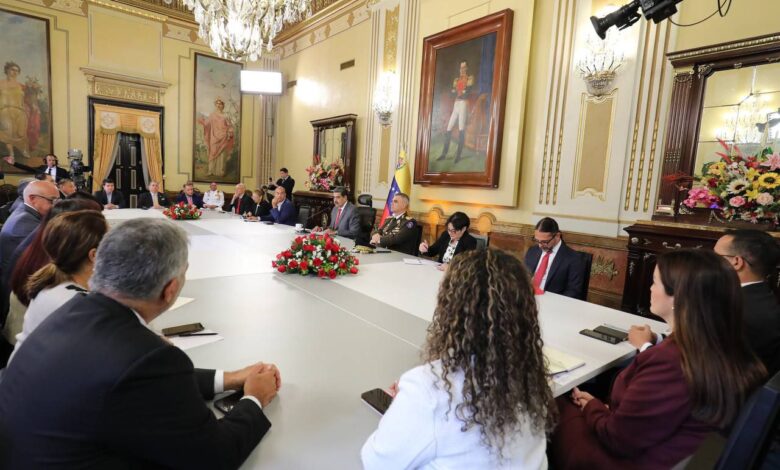 Maduro: Primer decreto del nuevo período será convocar a una reforma constitucional