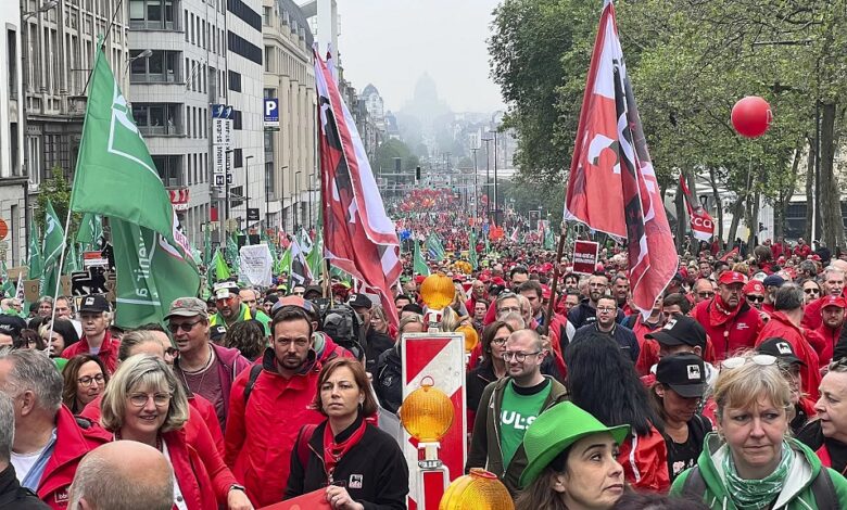 Huelga masiva en Bélgica contra recorte a prestaciones sociales
