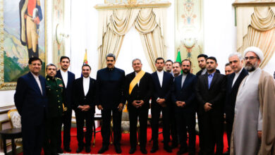 Gobierno Bolivariano condecora a embajadores de Irán y Argelia