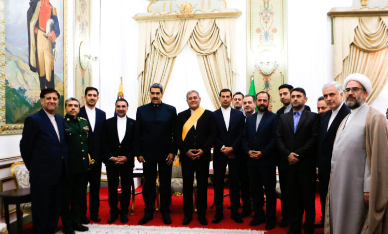 Gobierno Bolivariano condecora a embajadores de Irán y Argelia