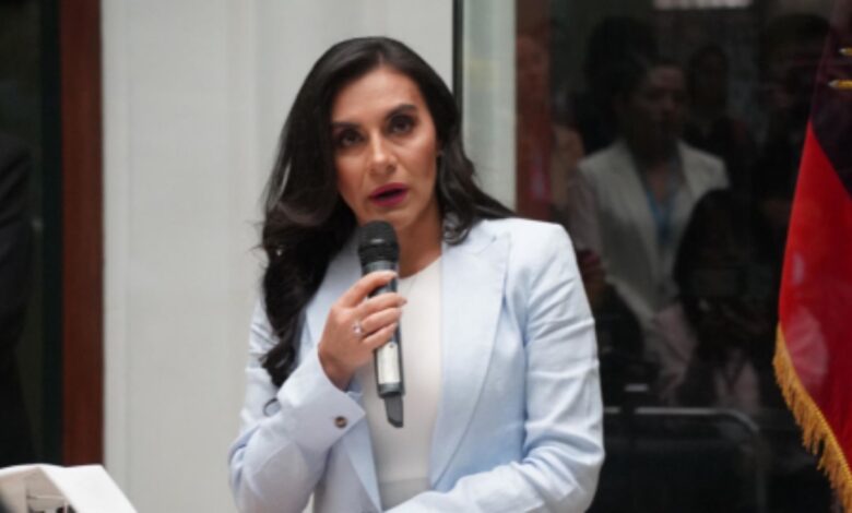 Restituyen a Verónica Abad como vicepresidenta del Ecuador