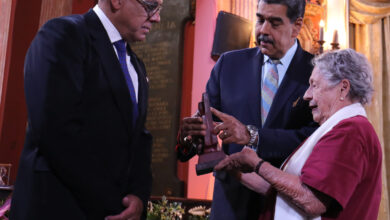 Cronistas venezolanos reciben Premio Nacional de Historia 2025