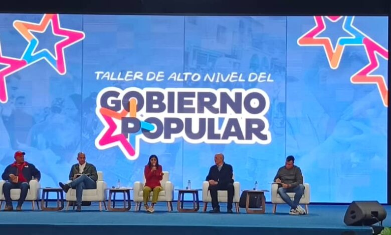 Vicepresidenta Rodríguez insta a avanzar en la construcción del Estado Comunal
