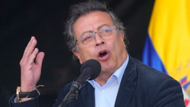 Petro pide renuncia a sus ministros y anuncia cambios en su gabinete