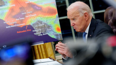 Trump revoca el acceso de Biden a información clasificada