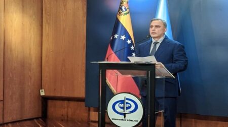 Fiscal Saab: Venezuela espera que Interpol active alerta roja contra Guaidó