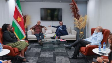 Canciller de Venezuela en Surinam para estrechar lazos de cooperación