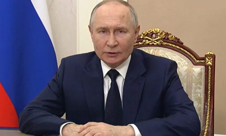 Putin felicita a los rusos por el Día del Defensor de la Patria