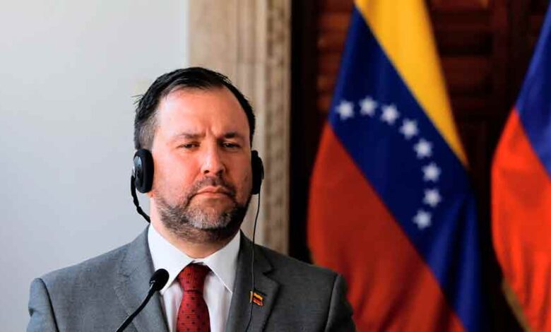 Canciller Gil: Venezuela no se doblegará ante amenaza de EEUU