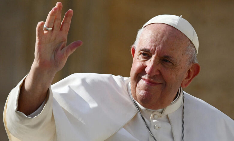Cuadro clínico del Papa Francisco presenta leve mejoría