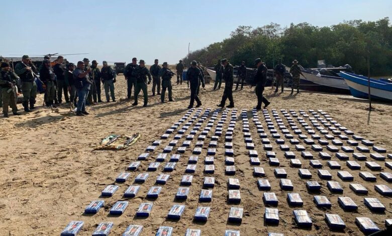 Fanb incauta 300 panelas de cocaína y armamento en el Zulia