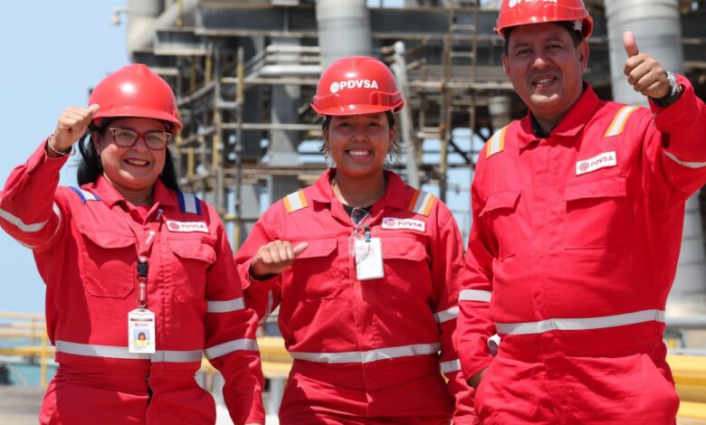Venezuela mantiene producción petrolera y gasífera con normalidad