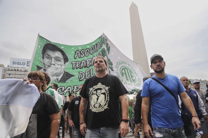Asociación de Trabajadores denuncian despidos en ministerio argentino