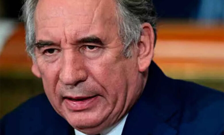 Popularidad de primer ministro francés en caída libre