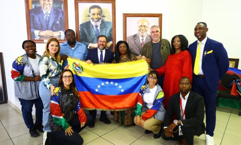 Canciller de Venezuela se reúne con partido Swapo de Namibia
