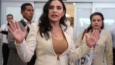 Vicepresidenta Abad condena “golpe de Estado judicial” en Ecuador