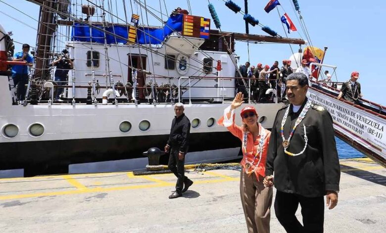 Presidente Maduro despidió al Buque Escuela "Simón Bolívar" a su XXXV Crucero de Instrucción