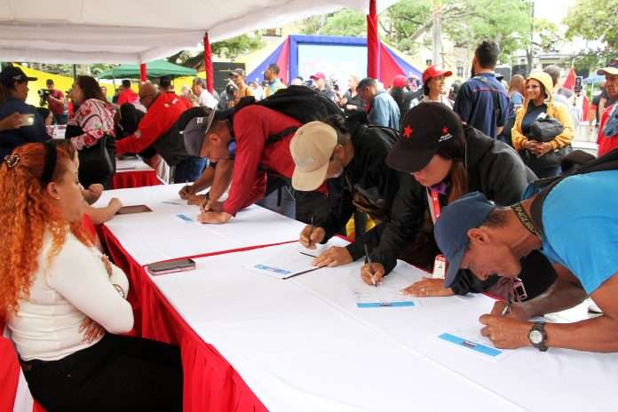Venezuela gestiona el retorno de migrantes secuestrados en El Salvador