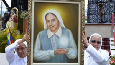 Papa aprueba canonización de Carmen Elena Rendiles