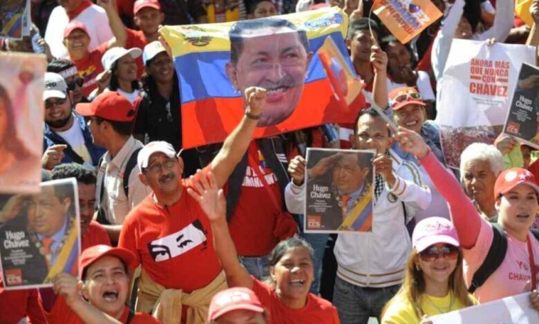 Venezolanos marchan para honrar al Comandante Chávez a 12 años de su siembra