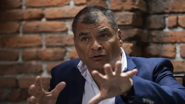 Expresidente Correa: Privatización del campo Sacha será un atraco de Noboa