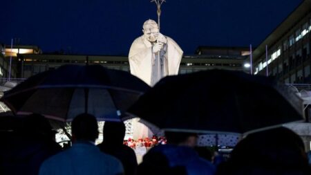 Papa Francisco sufrió dos episodios de insuficiencia respiratoria aguda