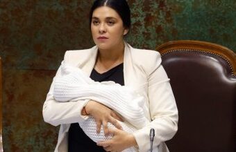Presidenta de la Cámara de Diputados de Chile renuncia tras filtración de chats