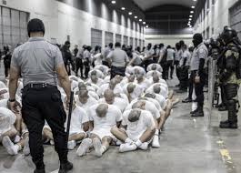 Fundalatin exige liberación inmediata de migrantes venezolanos presos en El Salvador