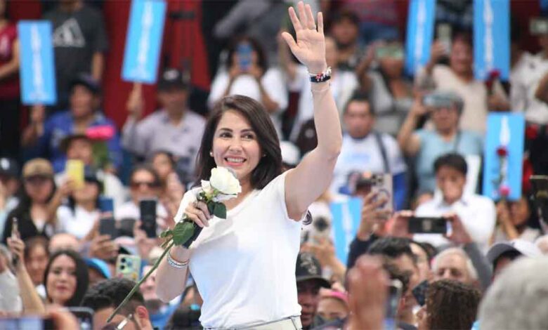Luisa González arriba en encuesta previa a balotaje en Ecuador (+Fotos)