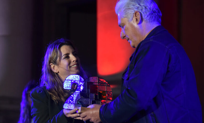 Distinguen a líderes mundiales en clausura de Coloquio Patria en Cuba