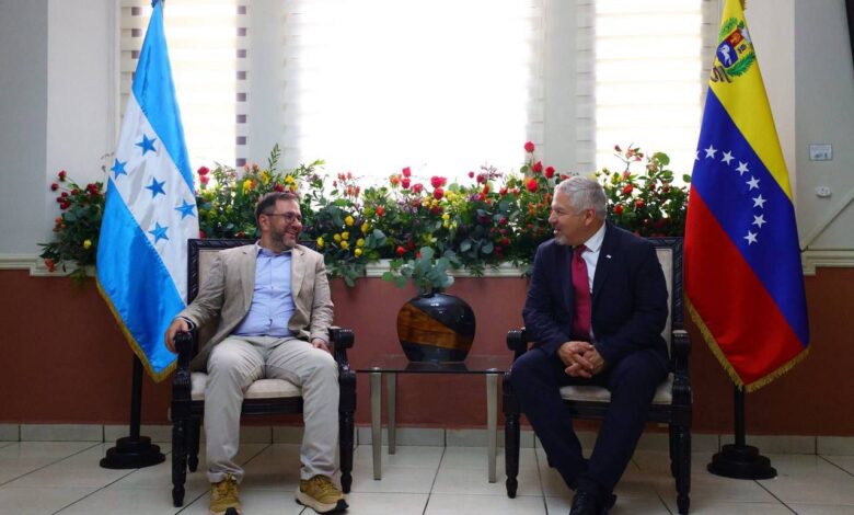 Canciller de Venezuela llega a Honduras para Cumbre de la Celac