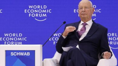 Dimite el fundador y presidente del Foro Económico Mundial