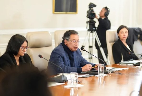 Petro dice que no puede ir a EEUU porque le revocaron la visa