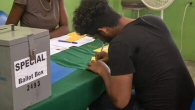 Trinidad y Tobago vota en una jornada electoral reñida