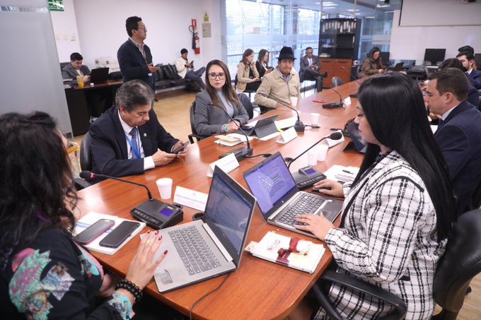 Avanza reforma sobre bases extranjeras en Ecuador