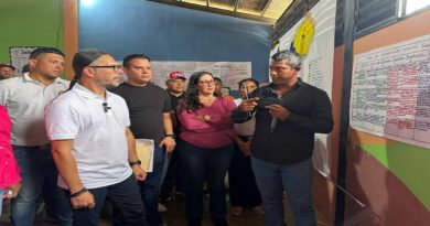 Ministro Ñáñez destaca papel de comunicadores populares