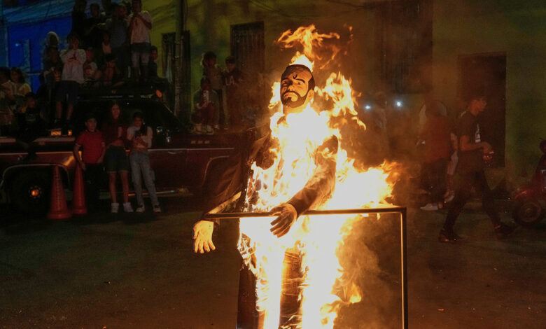 Bukele y Trump, protagonizaron la quema de 'Judas' en Venezuela