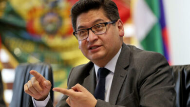 Bolivia sostiene pagos de deuda y subvención de combustibles pese a obstáculos económicos