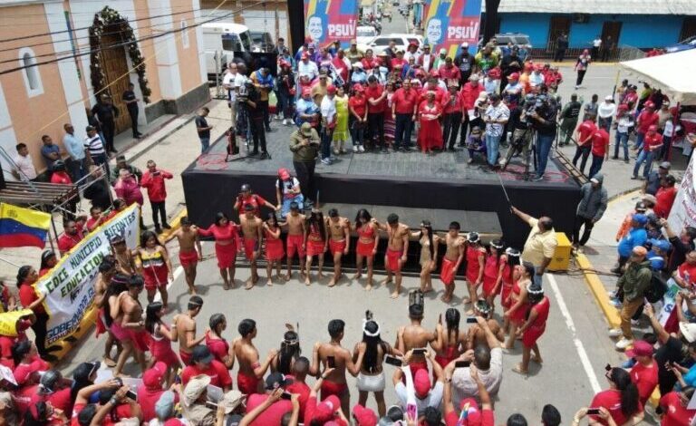 Maduro destacó masivo acompañamiento popular en presentación de candidatos del GPPSB